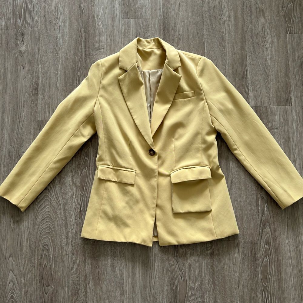 Women’s Yellow Blazer